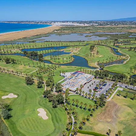Salgados And Golf By Dreamplaces